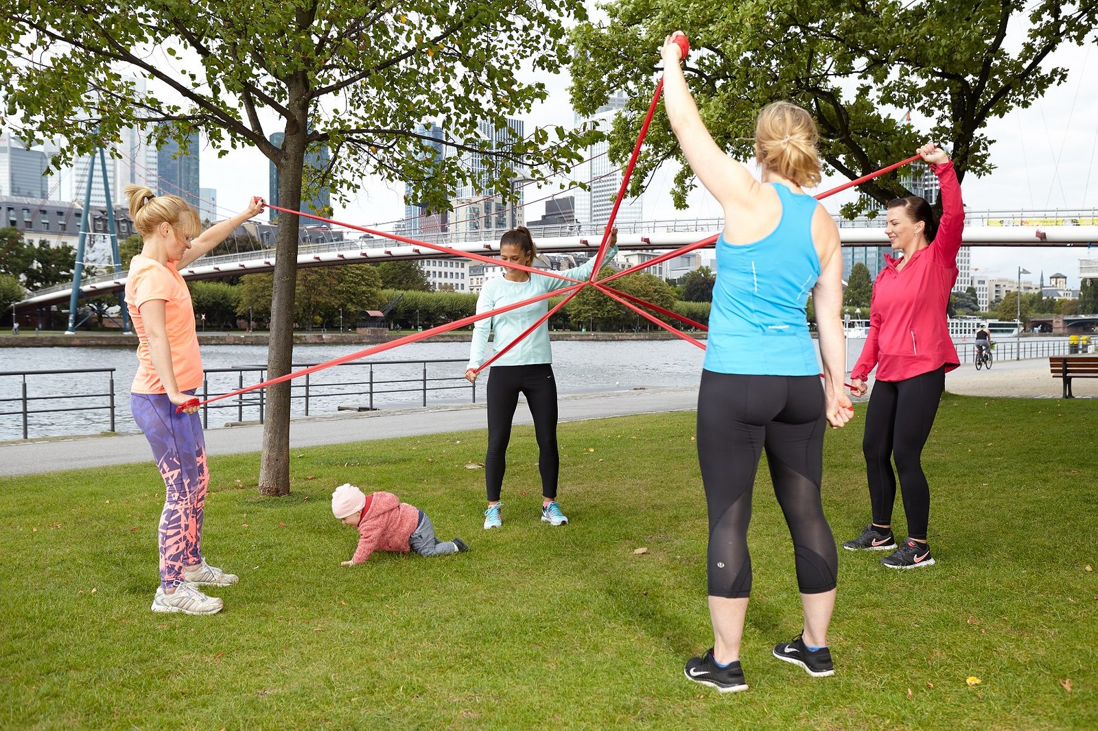 Fit mit Kinderwagen und Trage